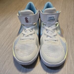 Nike Kyrie Flytrap 3Y WHITE BLUE CHILL